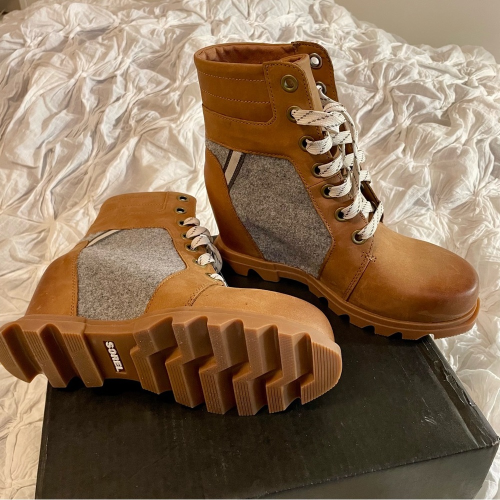 ❄️ NEW ❄️Sorel Joan of Arctic wedge Boots Sz 8.5